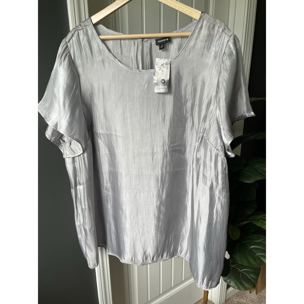 Torrid Abbey Iridescent Flutter Short Sleeve Top Gray Silver 2X 18/20 NWT Party